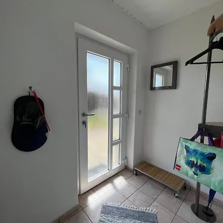 Kleine Mit Schoenem Blick In Schweiz - Grenznah *